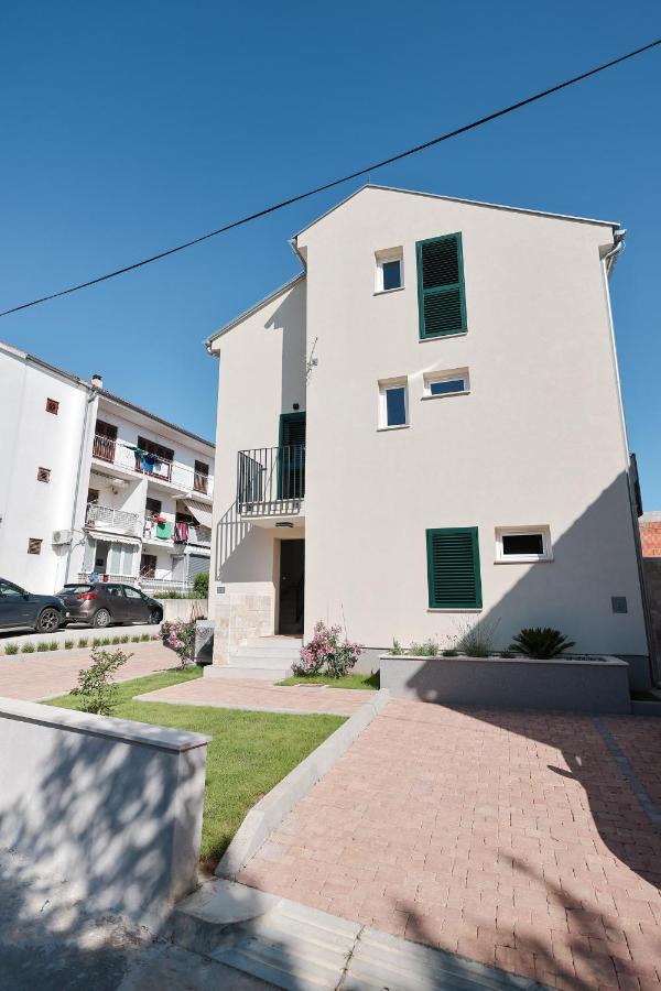 Apartments Mila Sveti Filip i Jakov Exterior photo